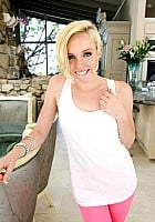 Caroline Cross